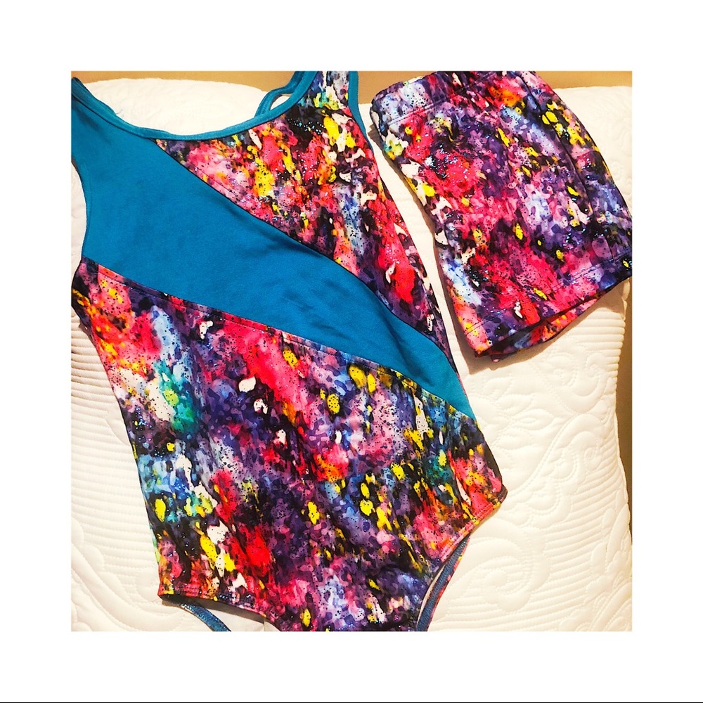 🎈 2/$10 Danskin Leotard with shorts- Medium (7-8)